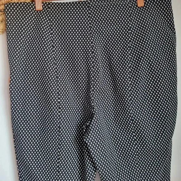 Anthropologie, New The Essential Slim Black White Motif Trouser Pants Size 14 - Picture 9 of 13
